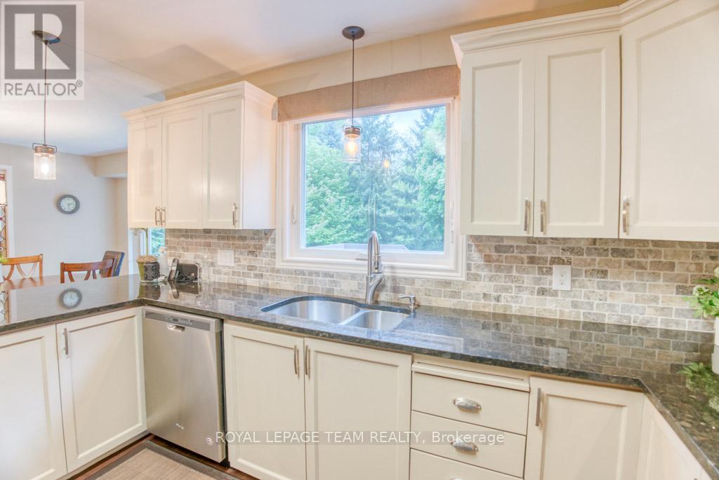 27 SHERK CRESCENT - 9