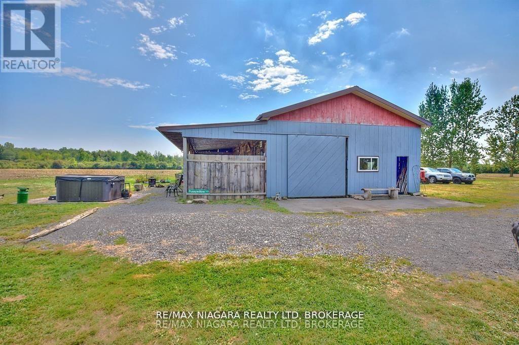 Large Barn/Garage/workshop