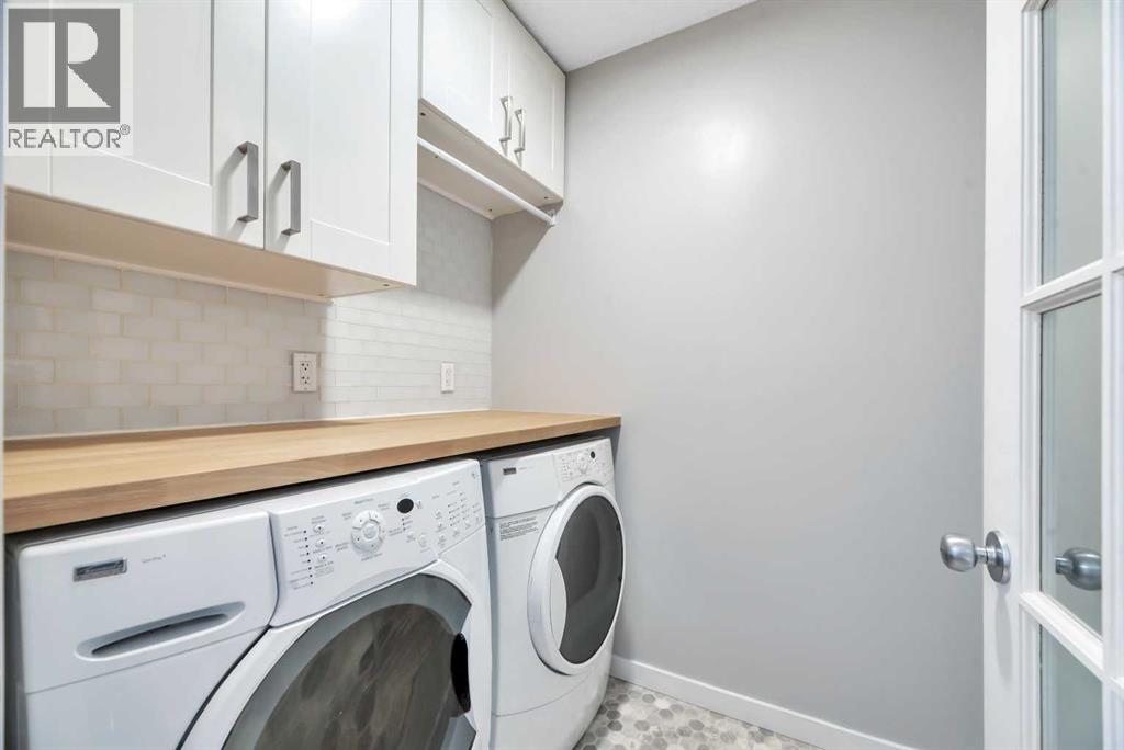 Single Family House for Sale in  Douglasbank Mews SE Douglasdale/Glen Calgary 