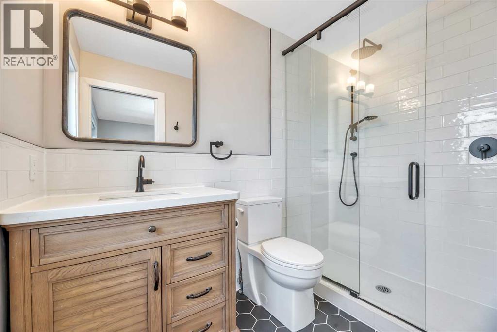 Single Family House for Sale in  Douglasbank Mews SE Douglasdale/Glen Calgary 