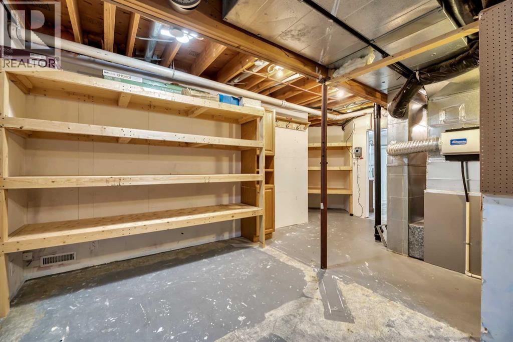 Single Family House for Sale in  Douglasbank Mews SE Douglasdale/Glen Calgary 