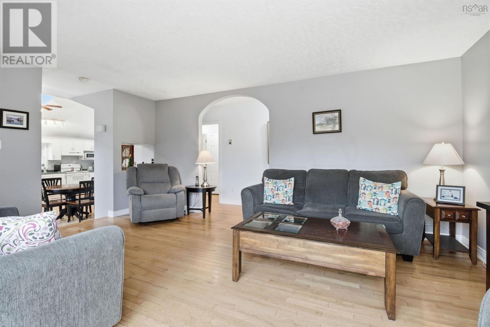 Property 15 of 46 of 643 Highway 1