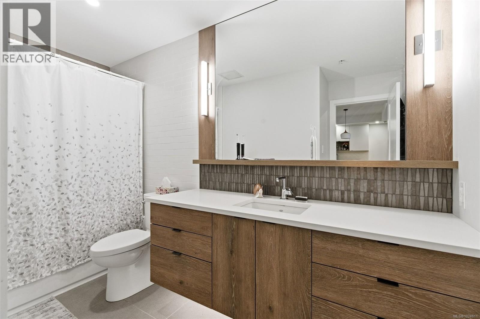 #304 950 Whirlaway Cres - 14