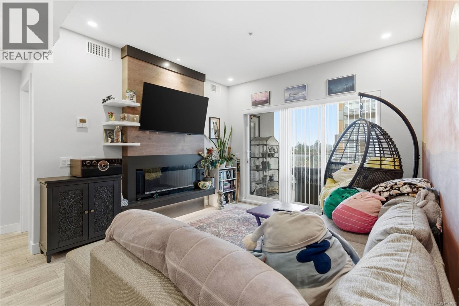 #304 950 Whirlaway Cres - 9