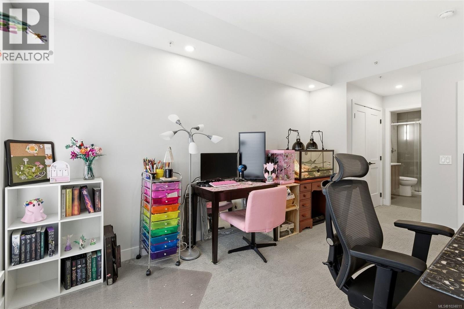 #304 950 Whirlaway Cres - 17