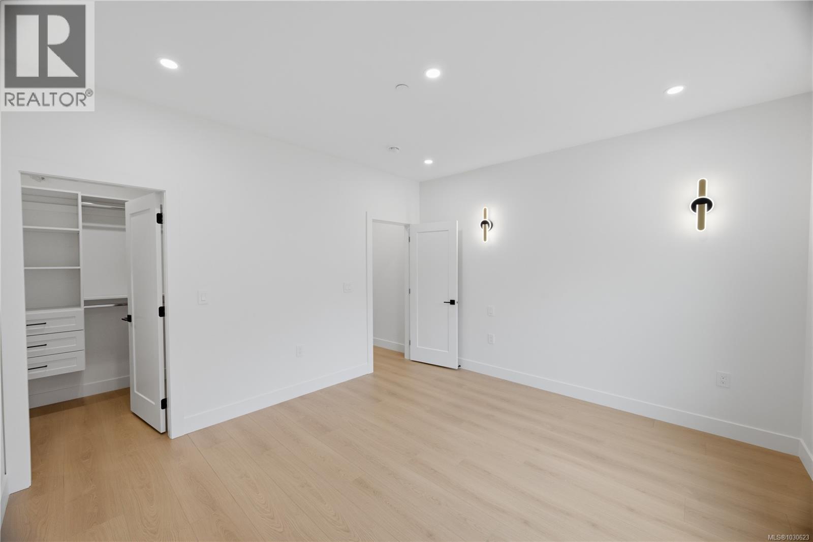 2090 KINGBIRD DR - 15