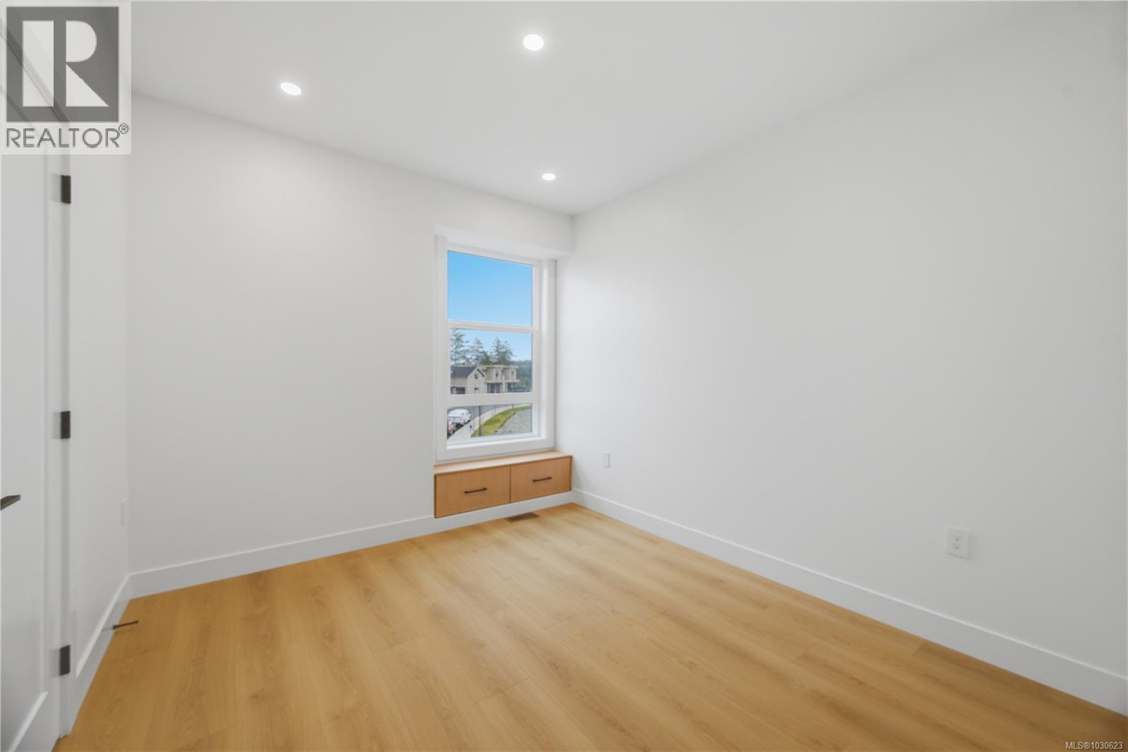 2090 KINGBIRD DR - 26