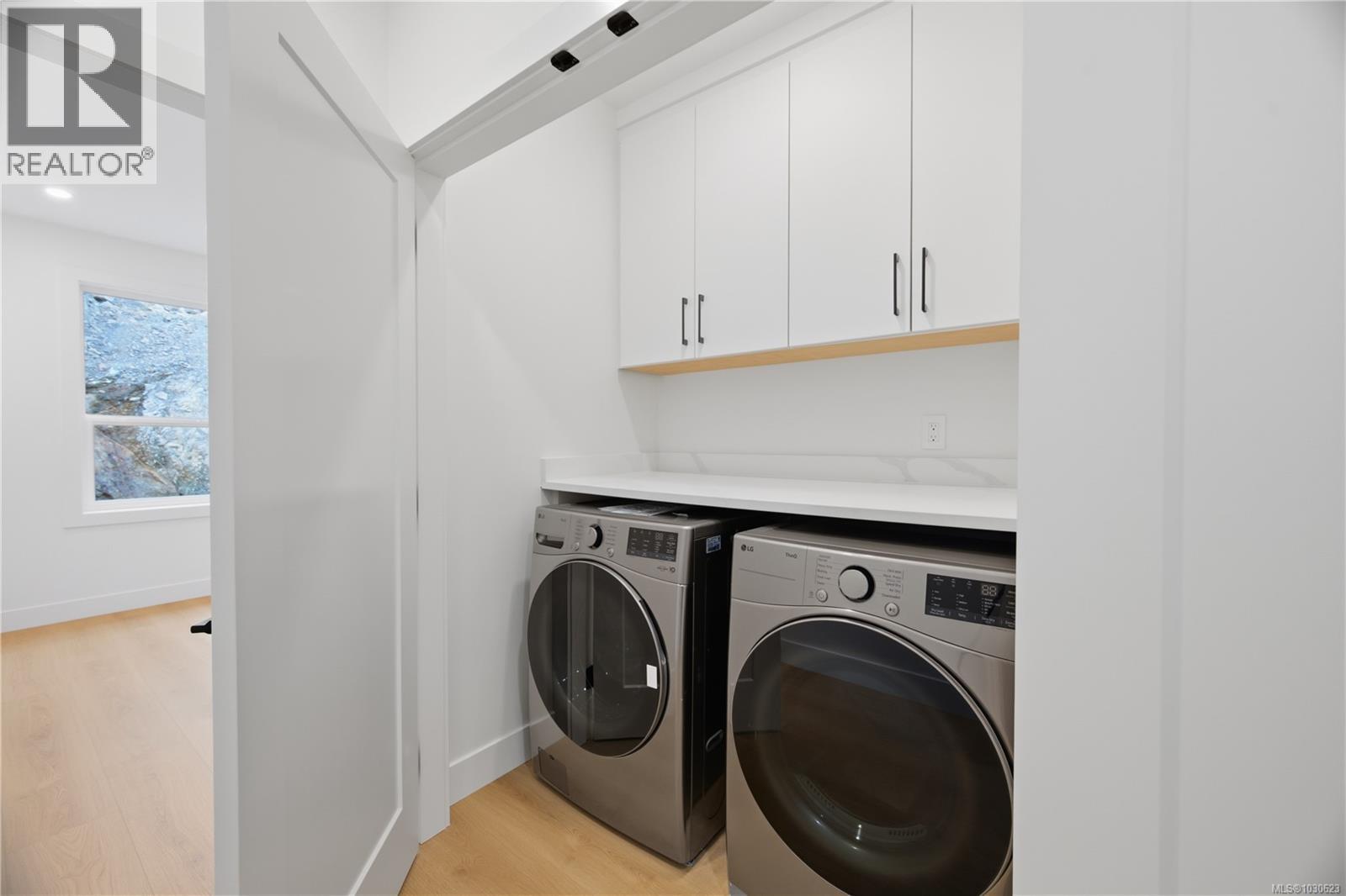 2090 KINGBIRD DR - 31