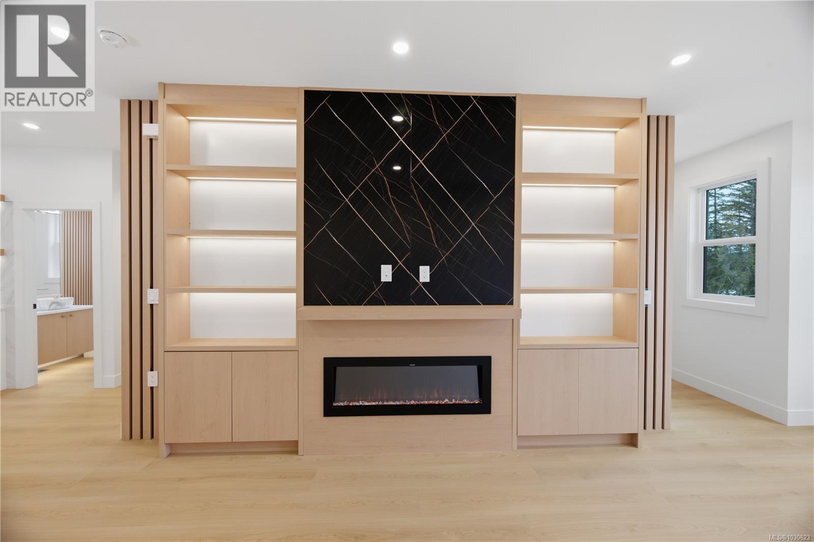 2090 KINGBIRD DR - 4