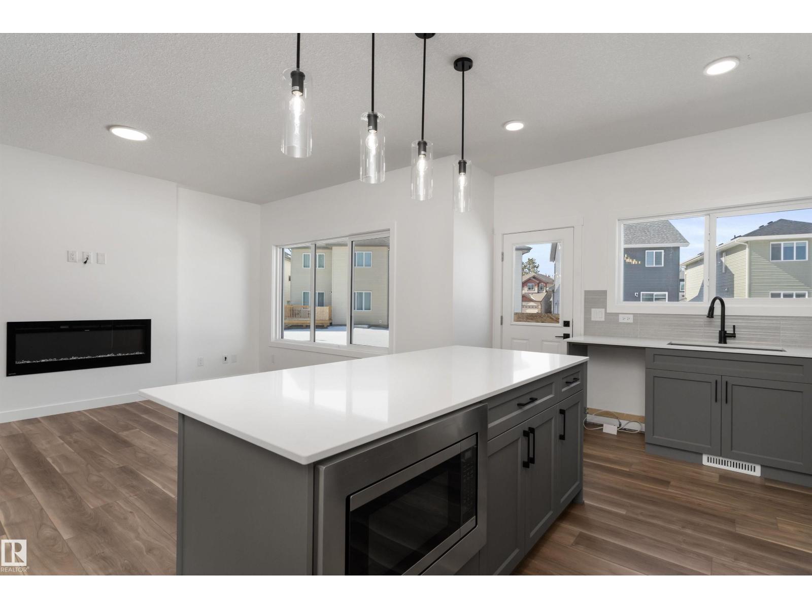 4028 207 ST NW - 18