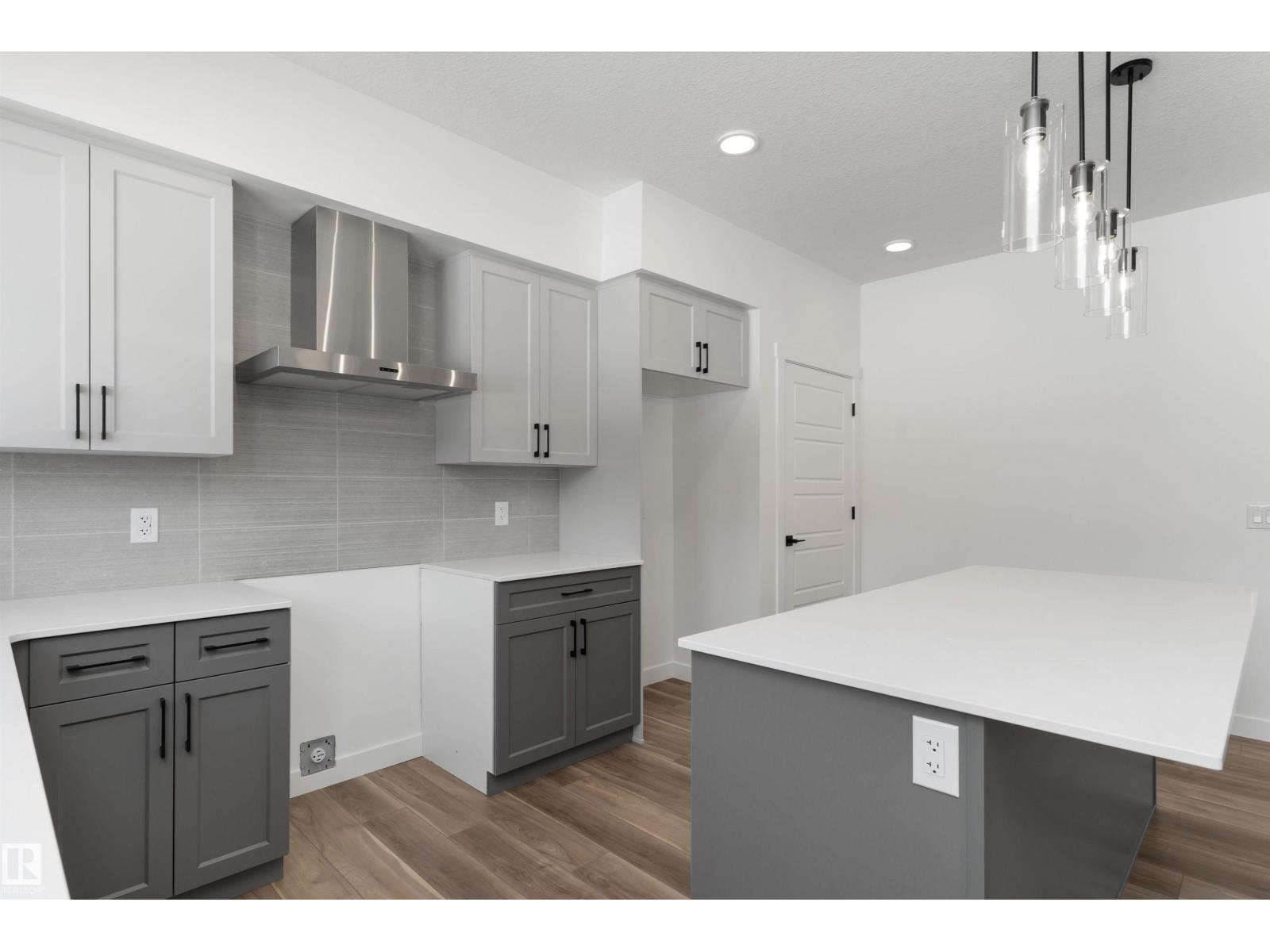 4028 207 ST NW - 17