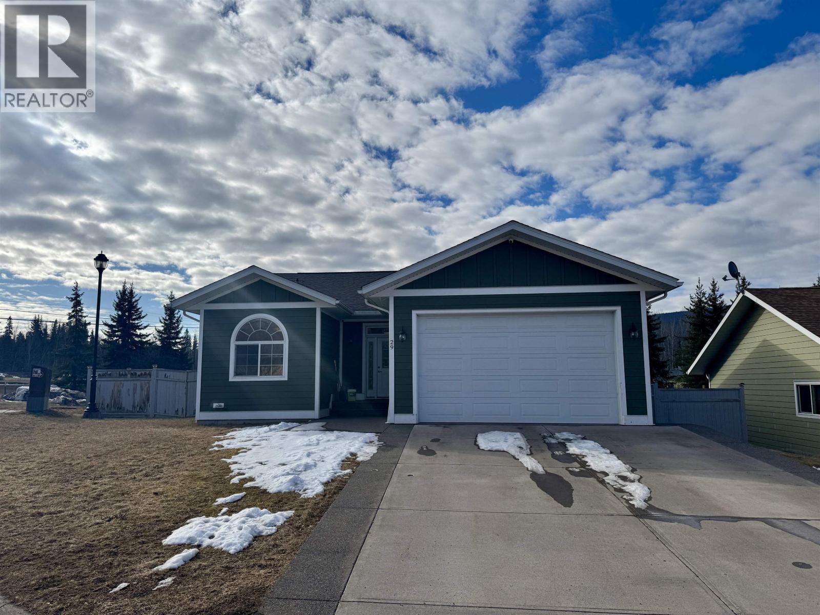 29 STARLITER Way, Smithers