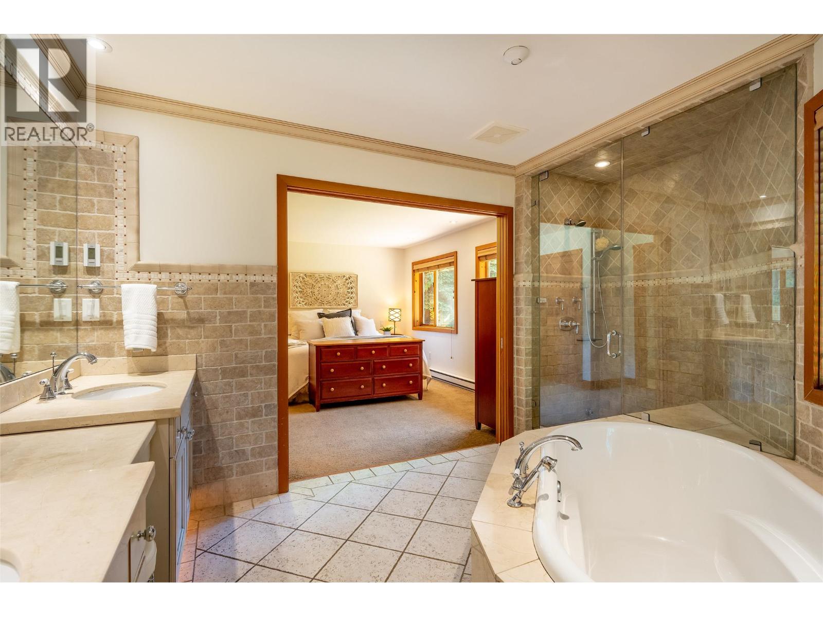 6444 TOAD HOLLOW, Whistler