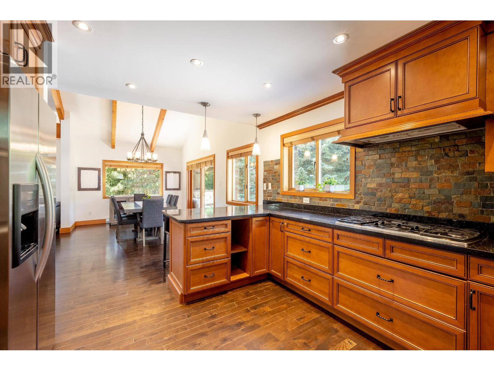 6444 TOAD HOLLOW, Whistler