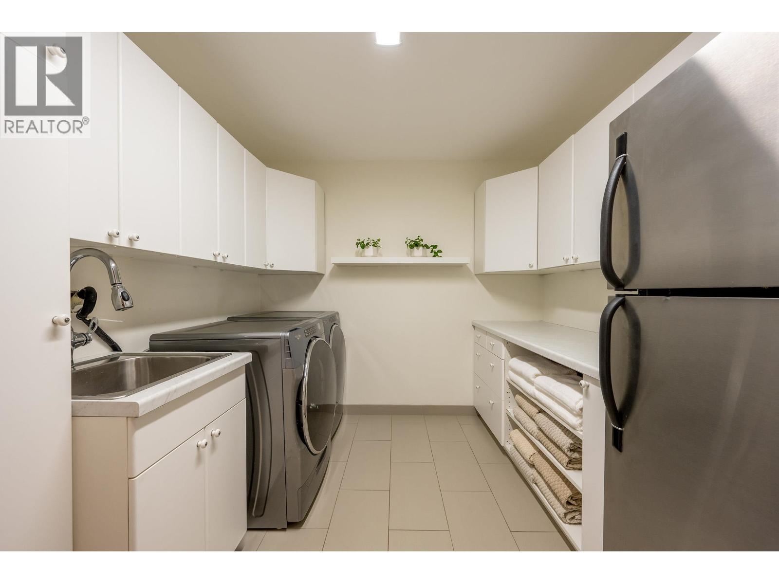 6444 TOAD HOLLOW, Whistler