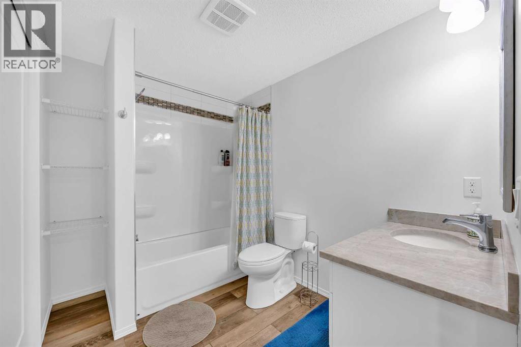 Single Family House for Sale in  Cranarch View SE Cranston Calgary 