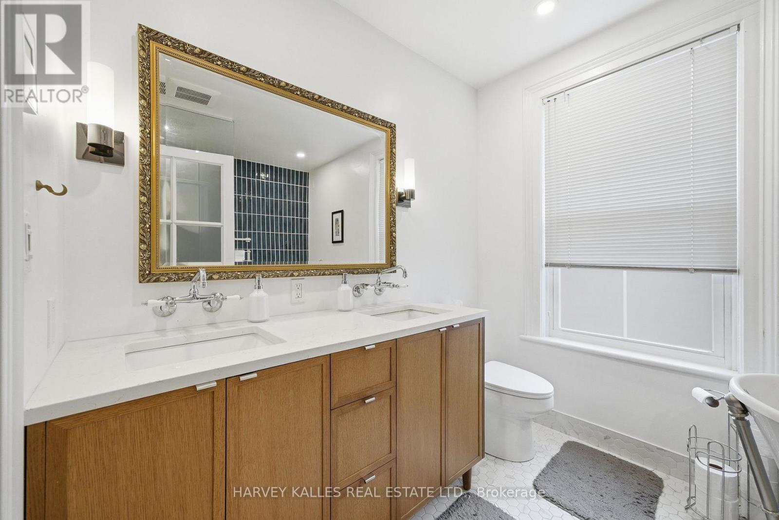 167 VICTORIA AVENUE - 23