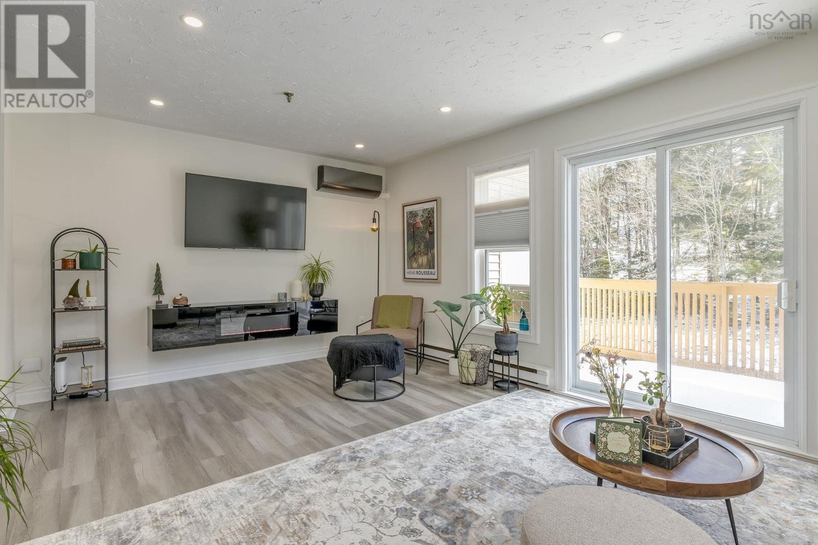 #23 80 COLLINS GROVE - 19