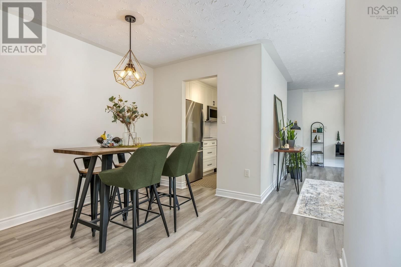 #23 80 COLLINS GROVE - 22