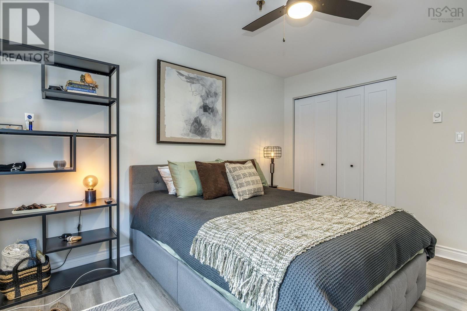 #23 80 COLLINS GROVE - 29