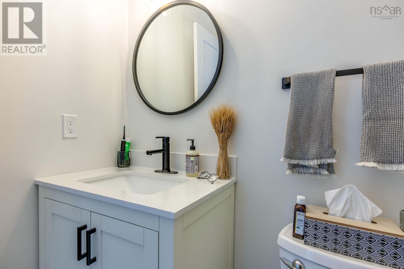 #23 80 COLLINS GROVE - 36