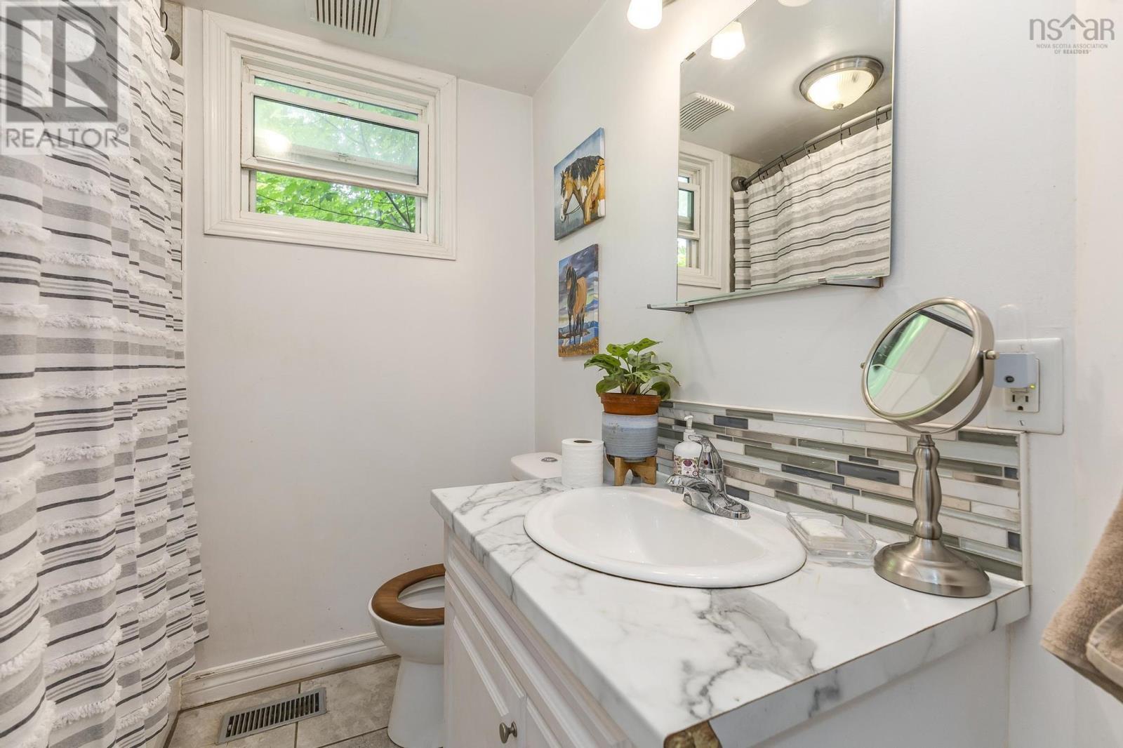 12 ALICE STREET - 11