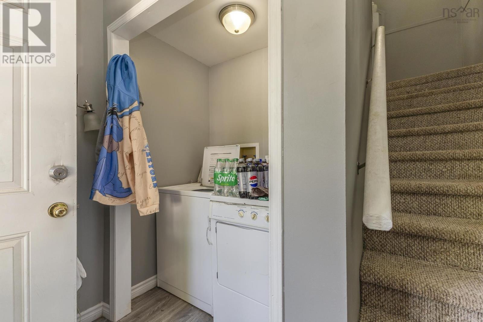 12 ALICE STREET - 24