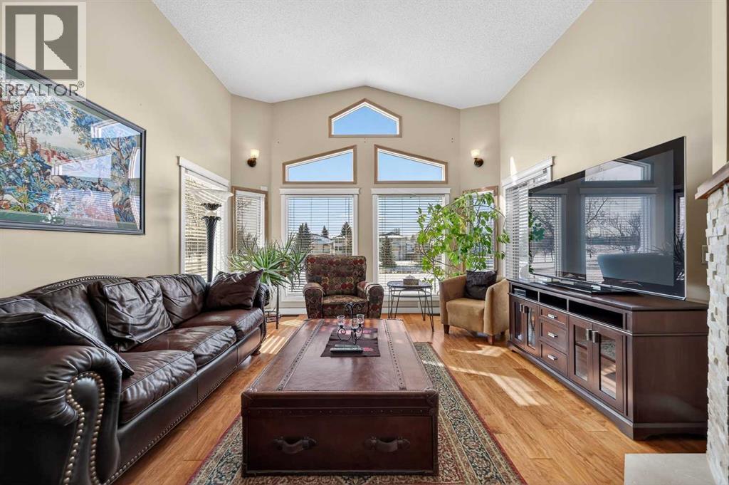 Single Family House Bungalow for Sale in  Douglas Woods Hill SE Douglasdale/Glen Calgary 