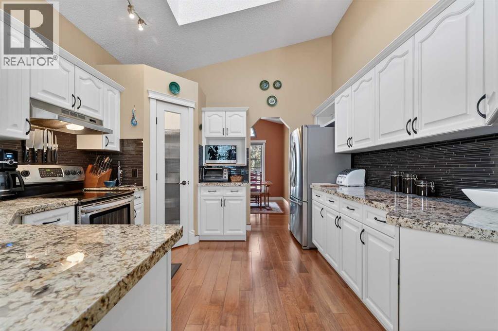 Single Family House Bungalow for Sale in  Douglas Woods Hill SE Douglasdale/Glen Calgary 