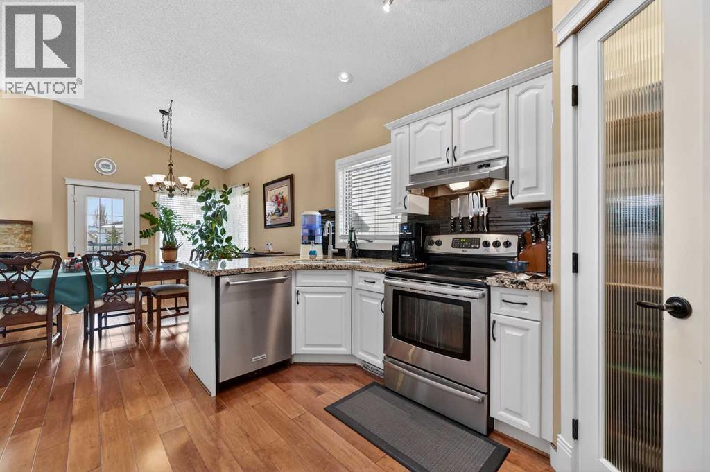 Single Family House Bungalow for Sale in  Douglas Woods Hill SE Douglasdale/Glen Calgary 