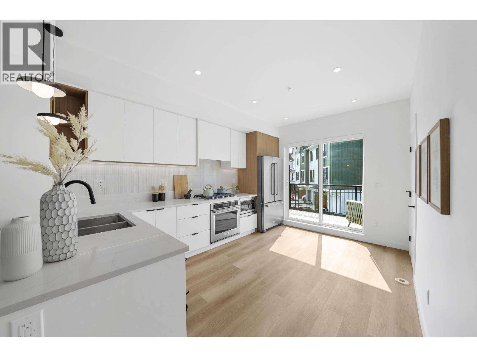 144 388 DUNCAN STREET, New Westminster