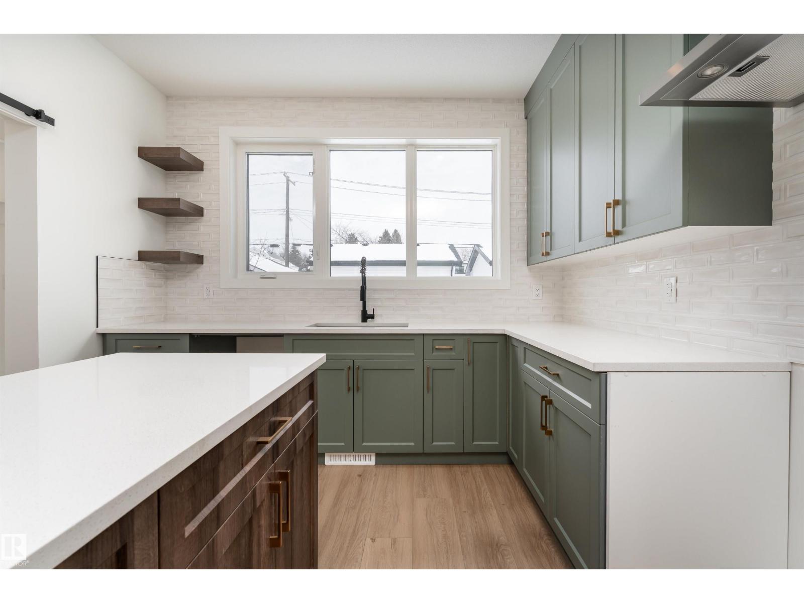12033 124 ST NW - 12