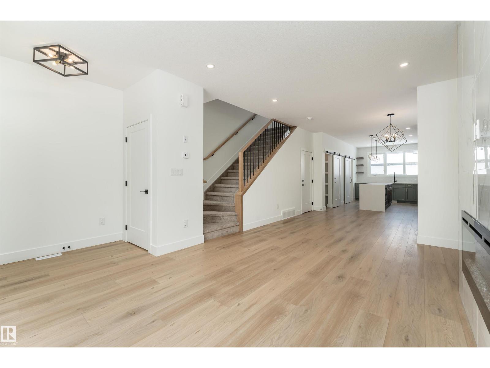 12033 124 ST NW - 7