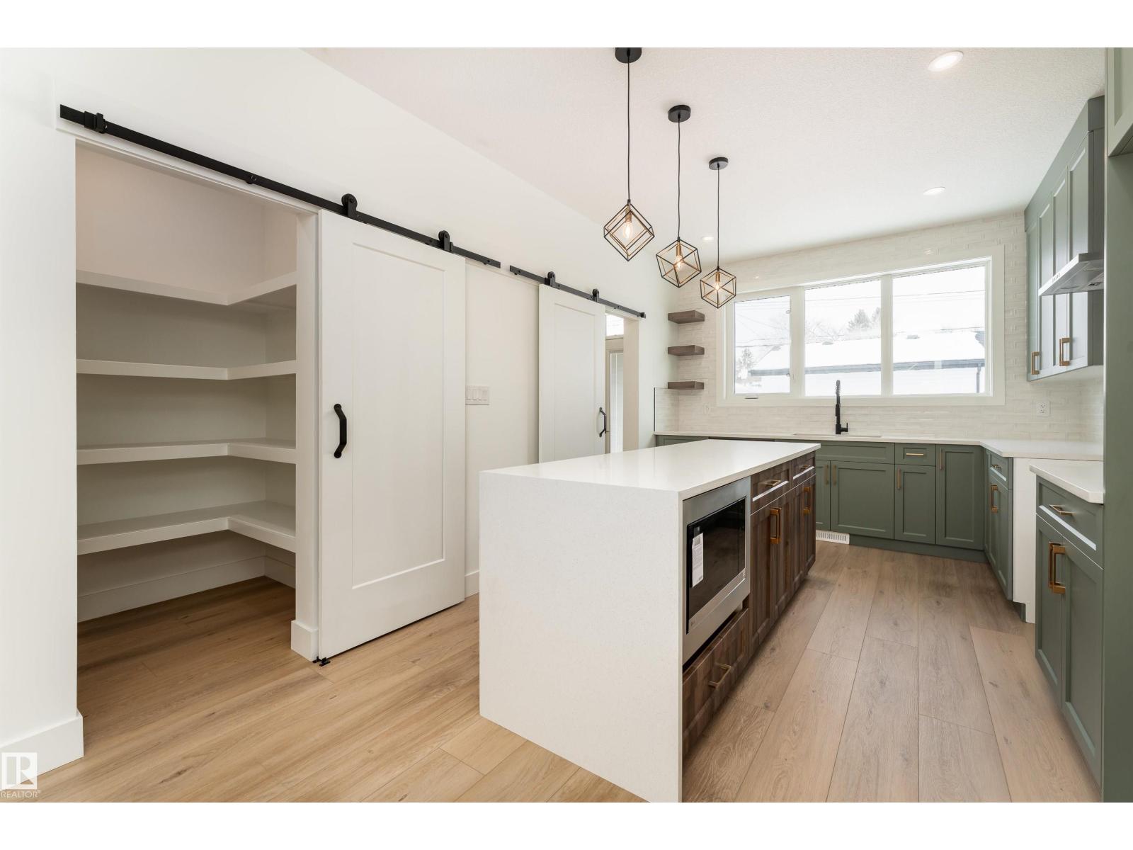 12033 124 ST NW - 8