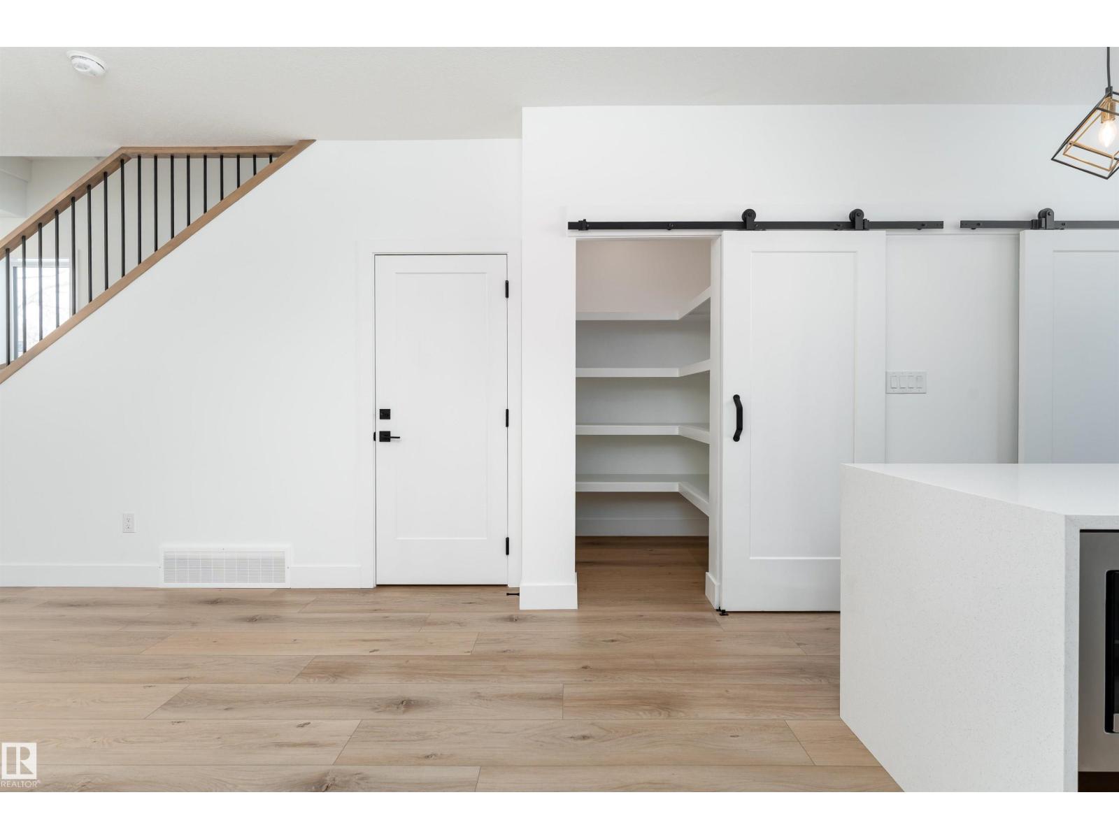 12033 124 ST NW - 9