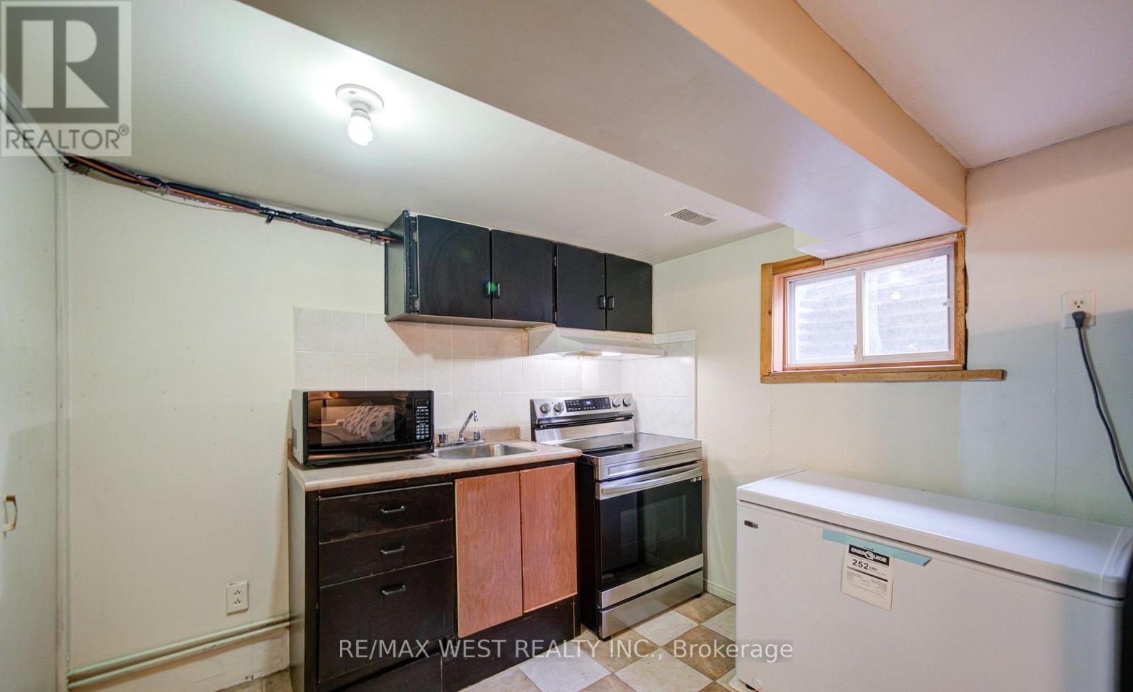 #71 3525 BRANDON GATE DRIVE - 43