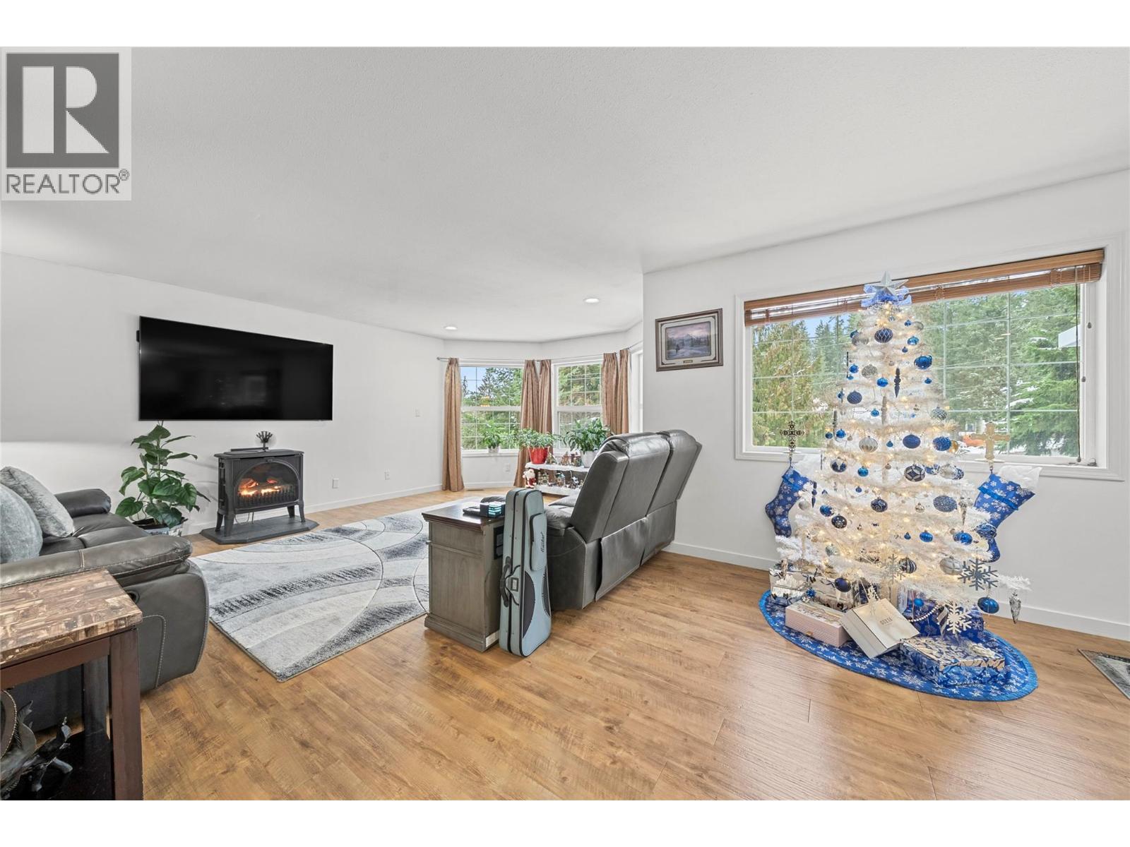 2421 Mount Tuam Crescent - 18
