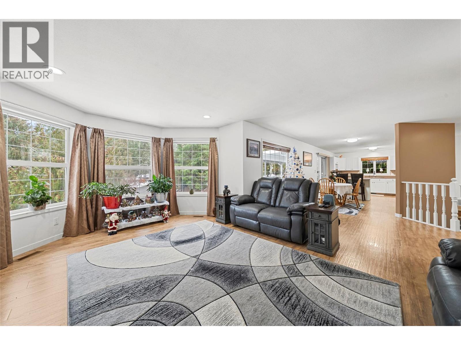 2421 Mount Tuam Crescent - 19