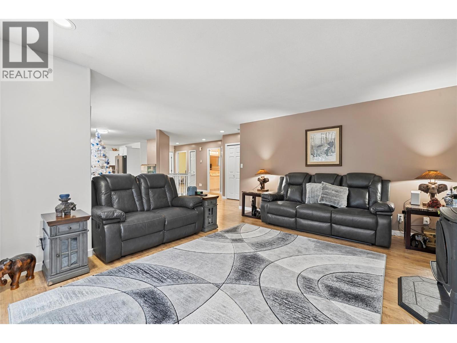 2421 Mount Tuam Crescent - 22