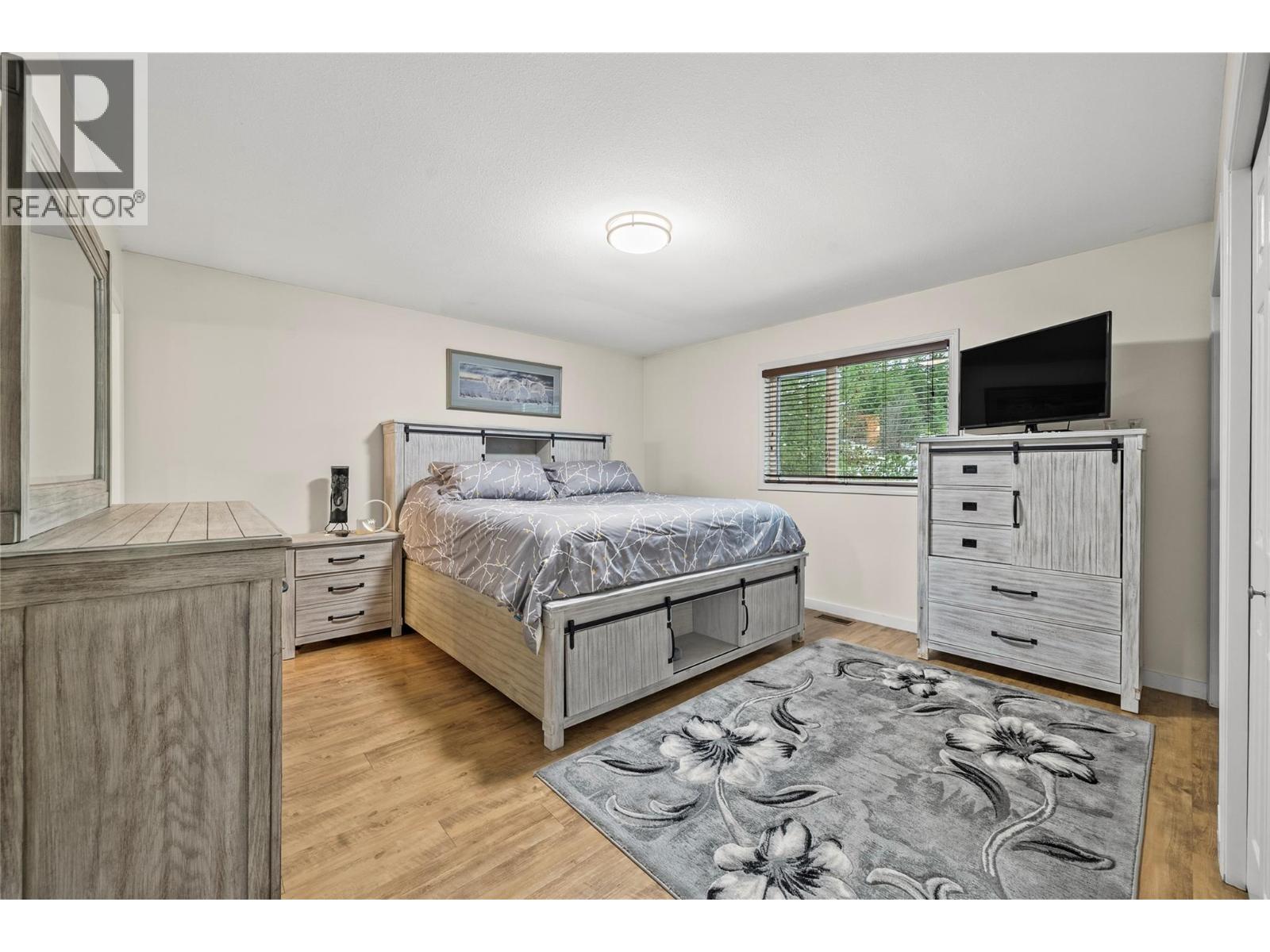 2421 Mount Tuam Crescent - 25
