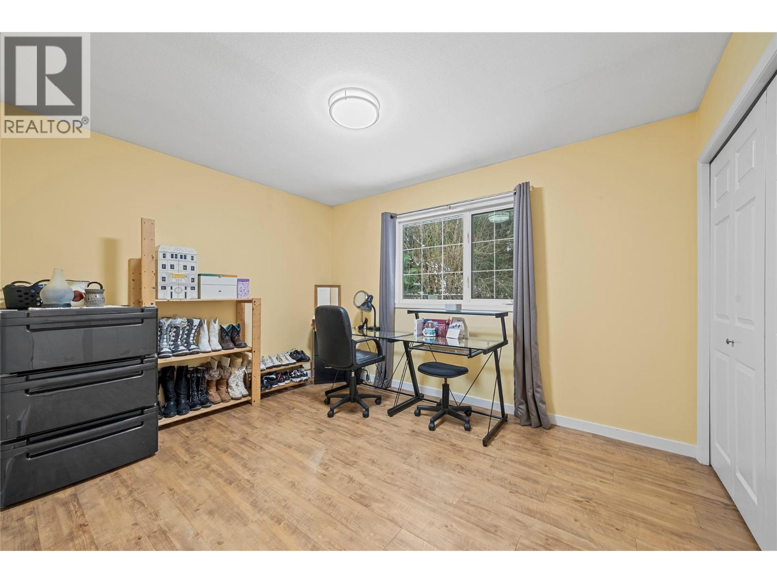 2421 Mount Tuam Crescent - 29