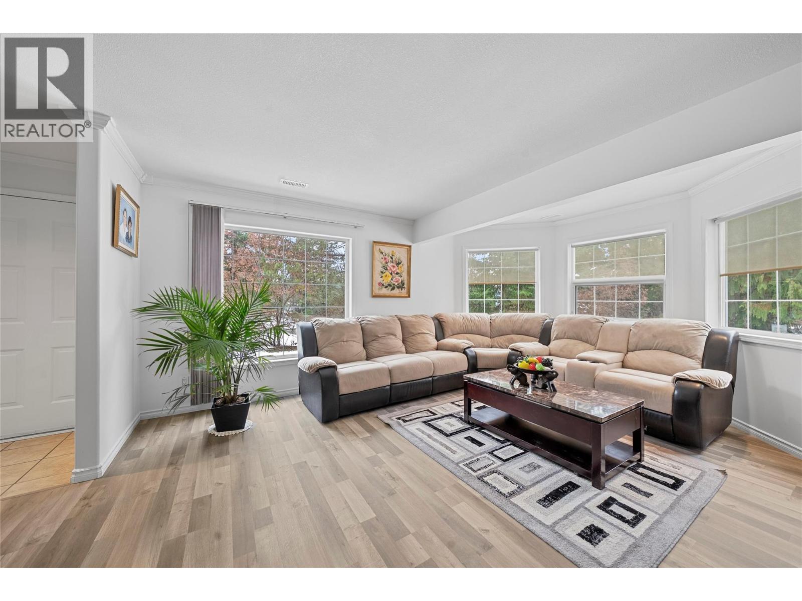 2421 Mount Tuam Crescent - 4