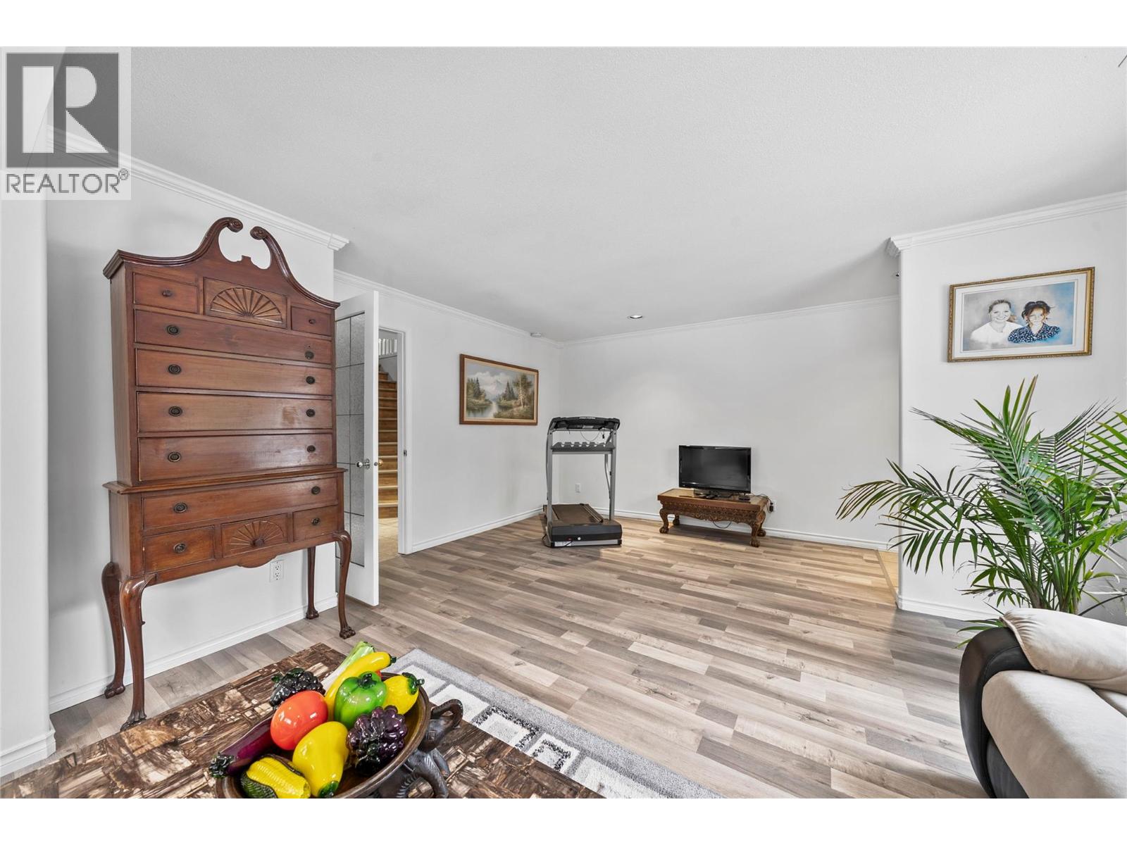 2421 Mount Tuam Crescent - 7