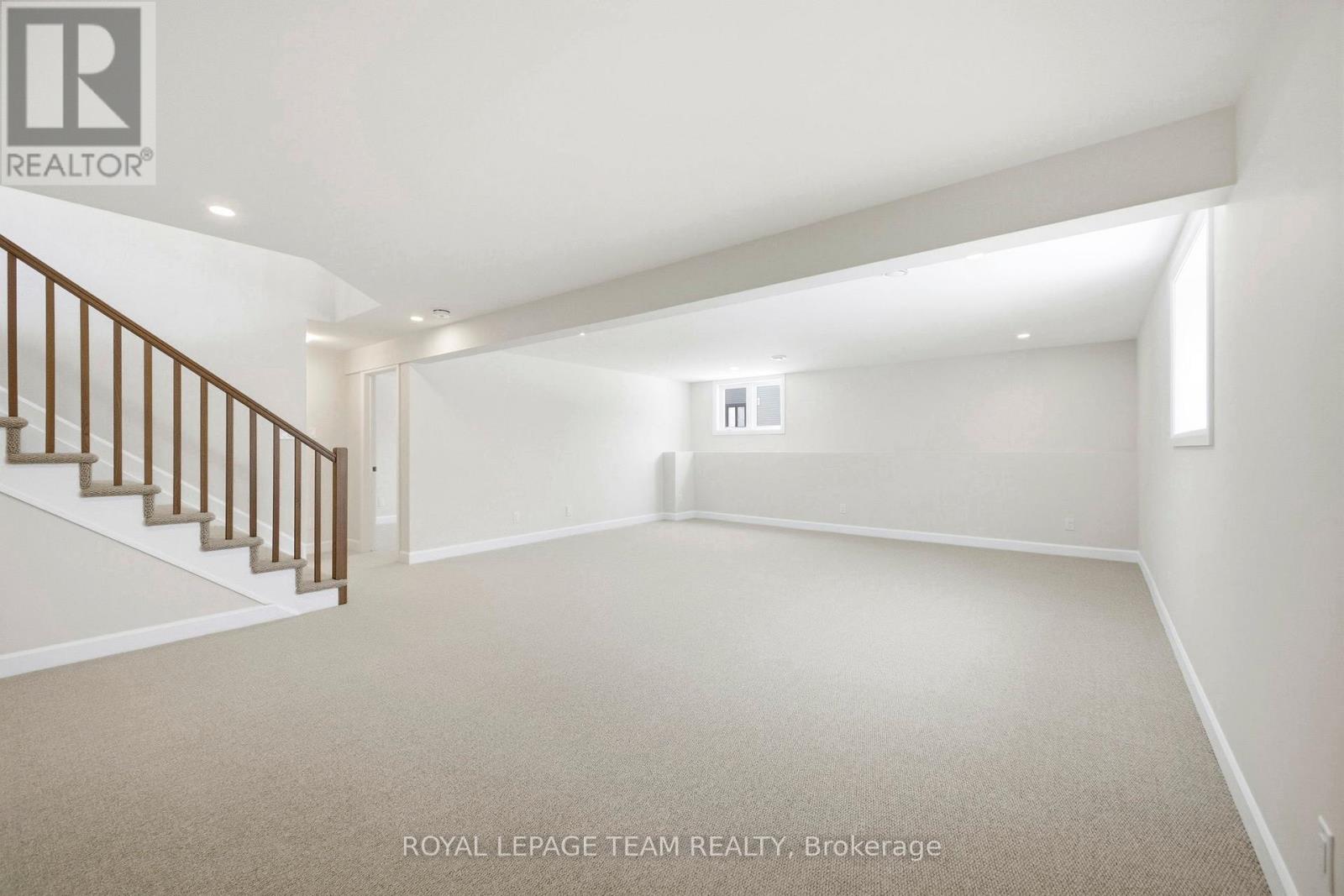 537 SWINLEY CRESCENT - 30