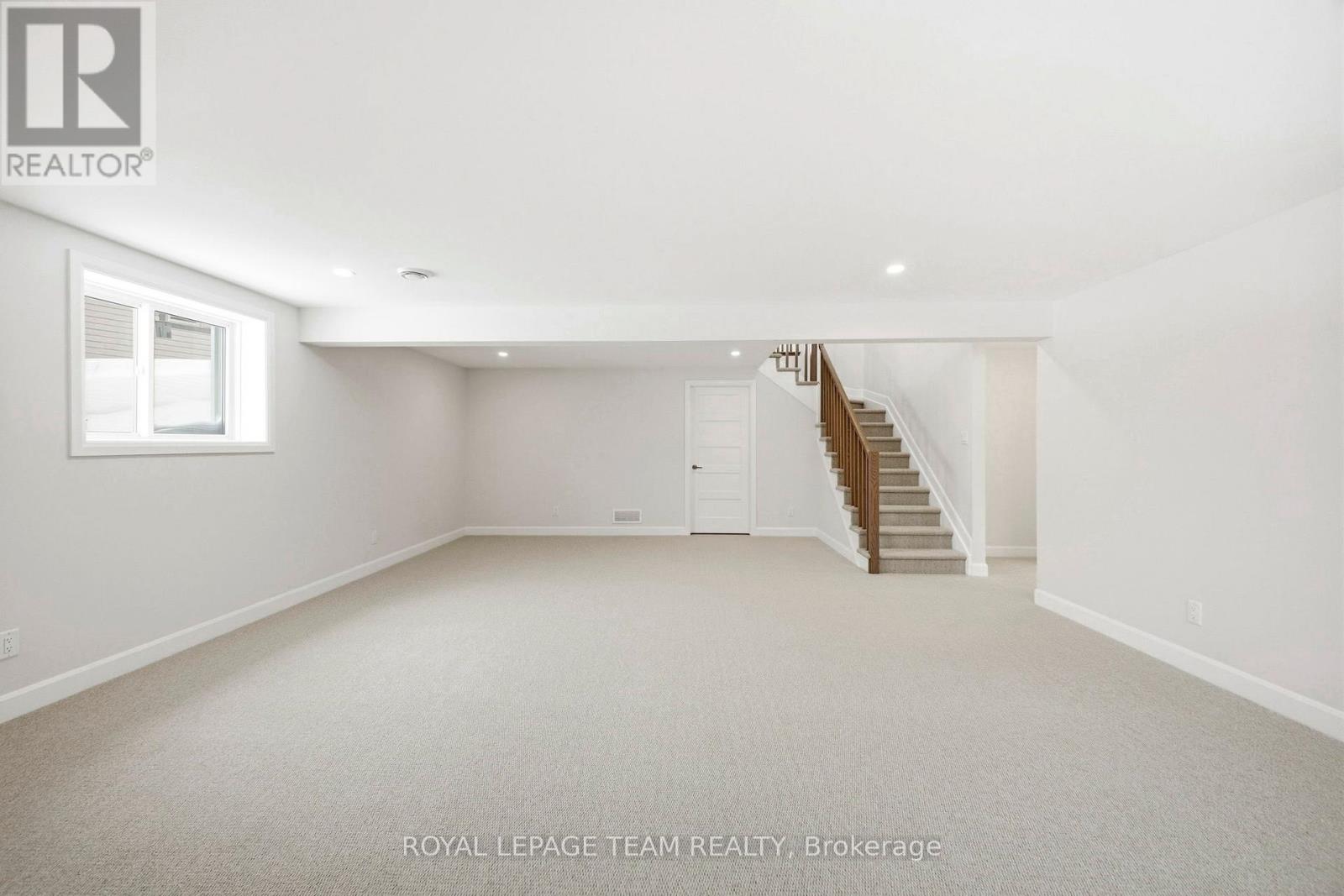 537 SWINLEY CRESCENT - 28