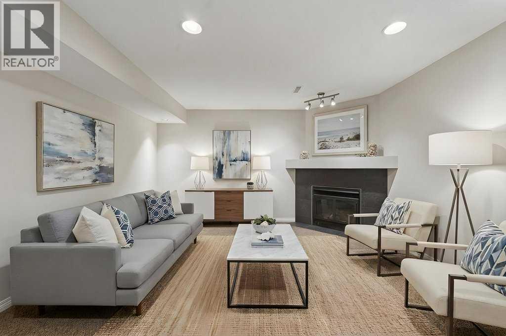 Single Family House for Sale in  Simcrest Heights SW Signal Hill Calgary 