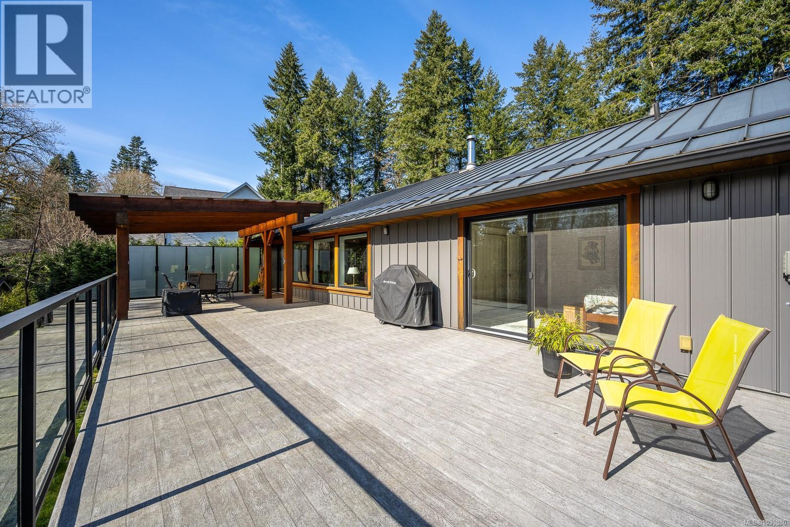 4892 GREAVES CRES - 45