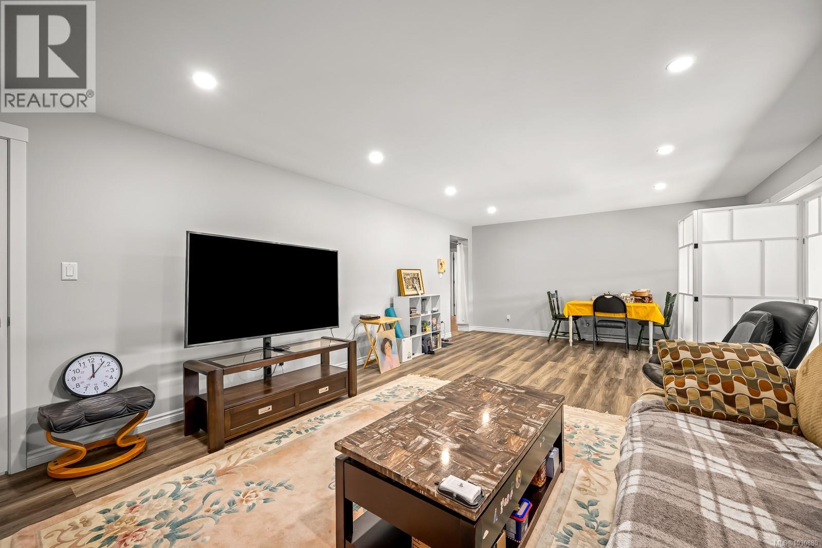 4892 GREAVES CRES - 55