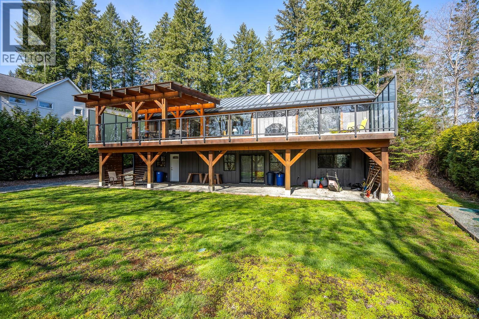 4892 GREAVES CRES - 67