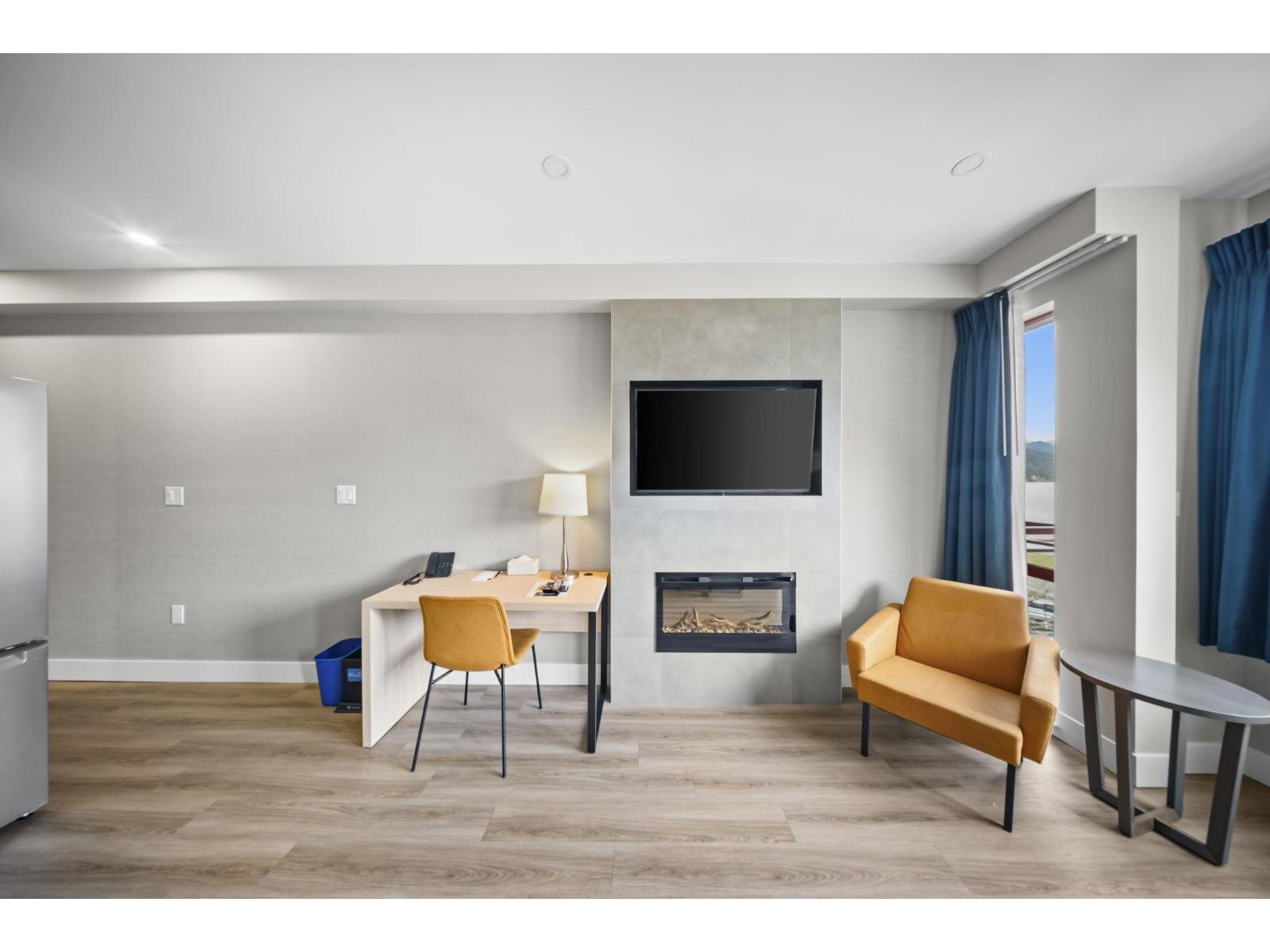 312A 160 ESPLANADE AVENUE, Harrison Hot Springs, Harrison Hot Springs